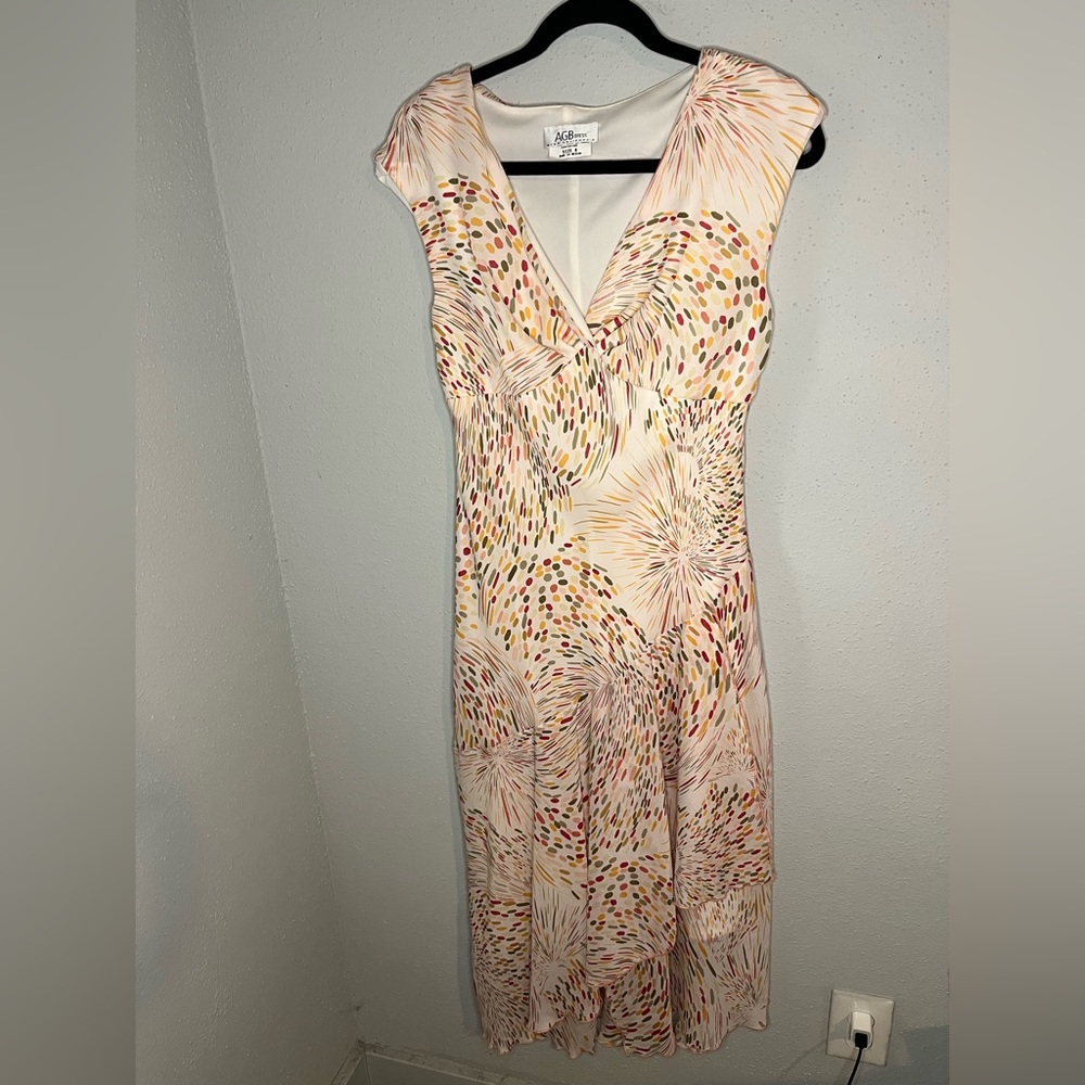 AGB cream & patterned dress size 8